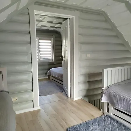 карпатський будиночок 2 *